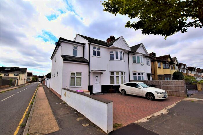 5 Bedroom End Of Terrace House To Rent In Devonshire Road, Ilford, IG2