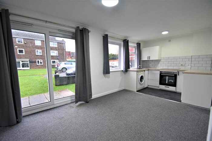 1 Bedroom Flat To Rent In Crombie Close, Waterlooville, PO8