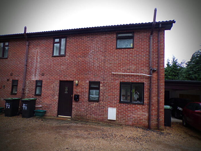 3 Bedroom End Of Terrace House To Rent In Hurn Road, BH24