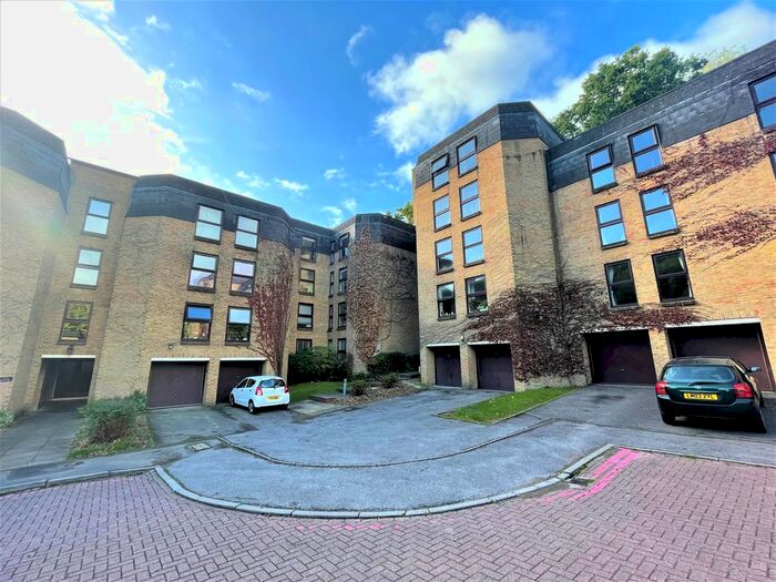 3 Bedroom Flat To Rent In Chapel Fields, Charterhouse Road, Godalming, GU7