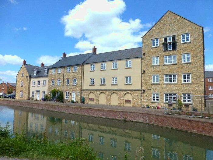 2 Bedroom Flat To Rent In Home Orchard, Ebley, Stroud, Gloucestershire GL5