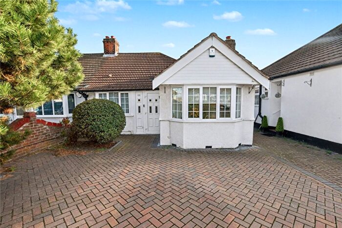 3 Bedroom Bungalow For Sale In King Harolds Way, Bexleyheath, DA7