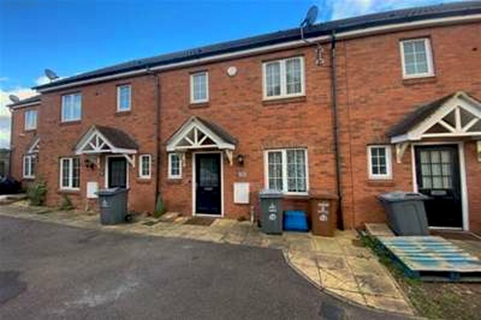 3 Bedroom House To Rent In Brick Kiln Road, SG1