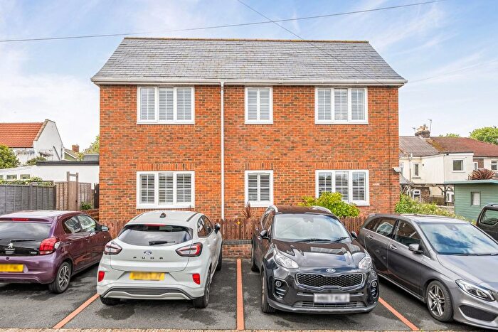 3 Bedroom Detached House For Sale In Seagull Lane, Emsworth, PO10
