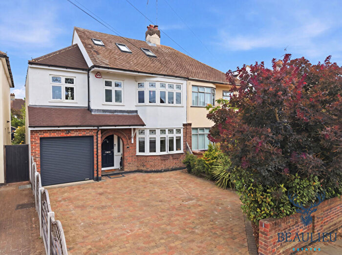 5 Bedroom Semi-Detached House For Sale In Second Avenue, Broomfield, CM1