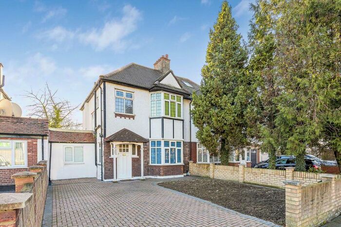 3 Bedroom Semi-Detached House To Rent In Popes Lane, London, W5