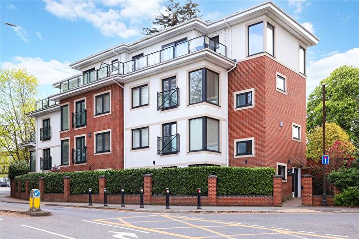 1 Bedroom Flat To Rent In Baker Street, Weybridge, Surrey, KT13