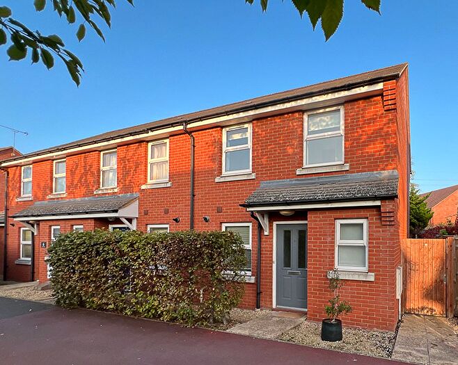 2 Bedroom Semi-detached House For Sale In Paradise Orchard, Aylesbury, HP18