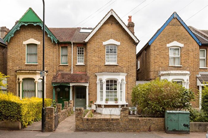 5 Bedroom House For Sale In Northcote Road, London, E17