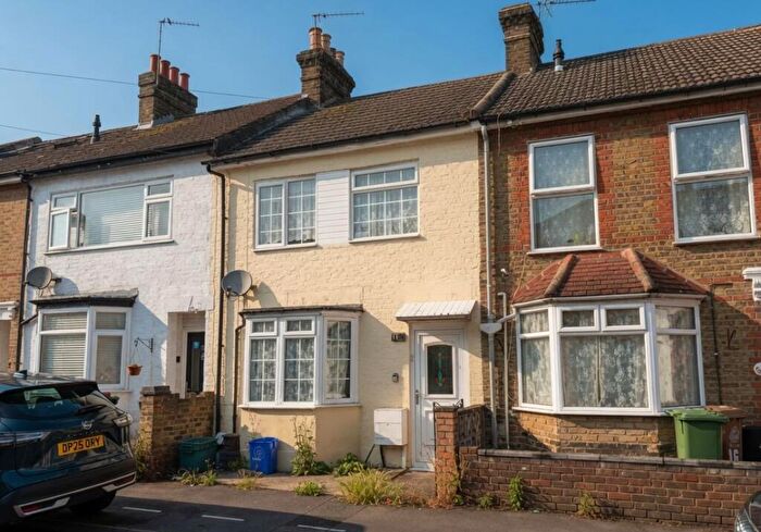 2 Bedroom Terraced House For Sale In Beulah Road, Sutton, Surrey, SM1