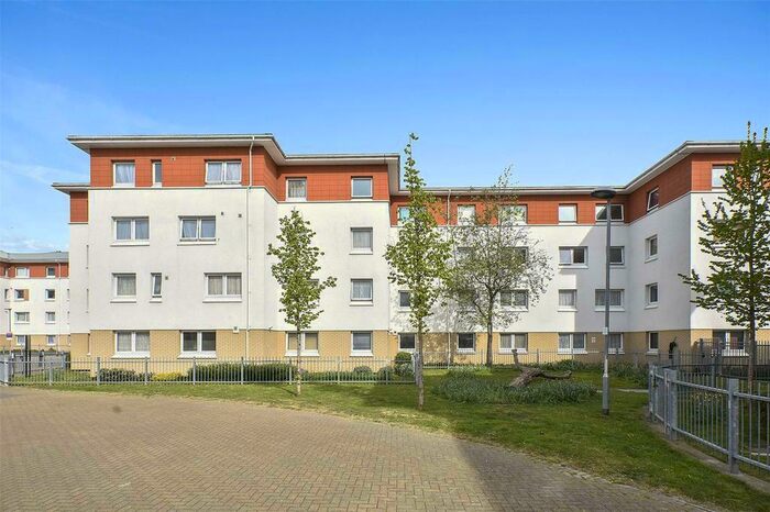 3 Bedroom Flat To Rent In Verity House, Merchant Street, Bow, Mile End, London, E3