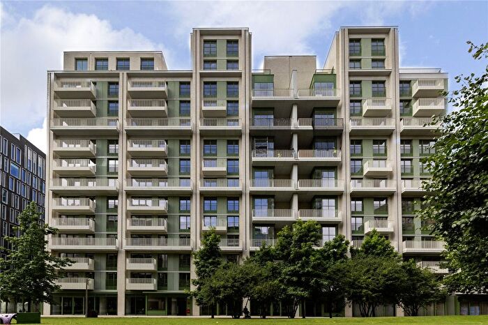 3 Bedroom Flat To Rent In Lewis Cubitt Walk, London, N1C