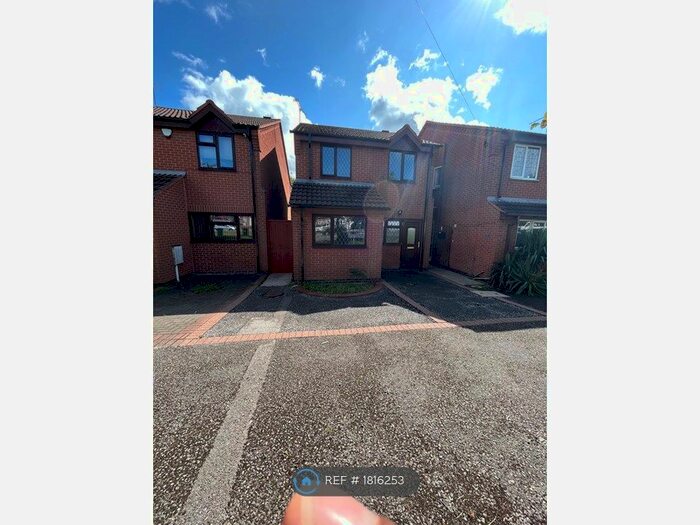 3 Bedroom Detached House To Rent In Middle Nook, Nottingham, NG8