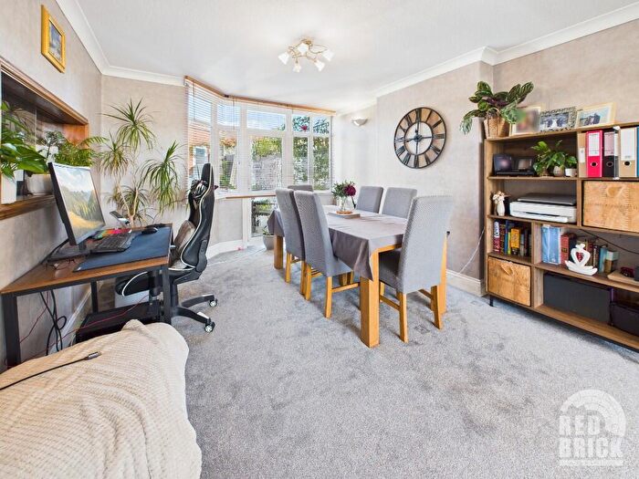 3 Bedroom End Of Terrace House For Sale In Lake View Road, Coventry, West Midlands, CV5