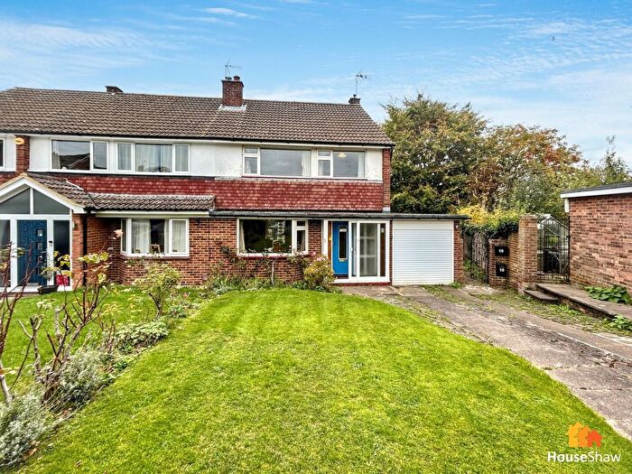 3 Bedroom Semi-detached House For Sale In Garson Grove, Chesham, HP5