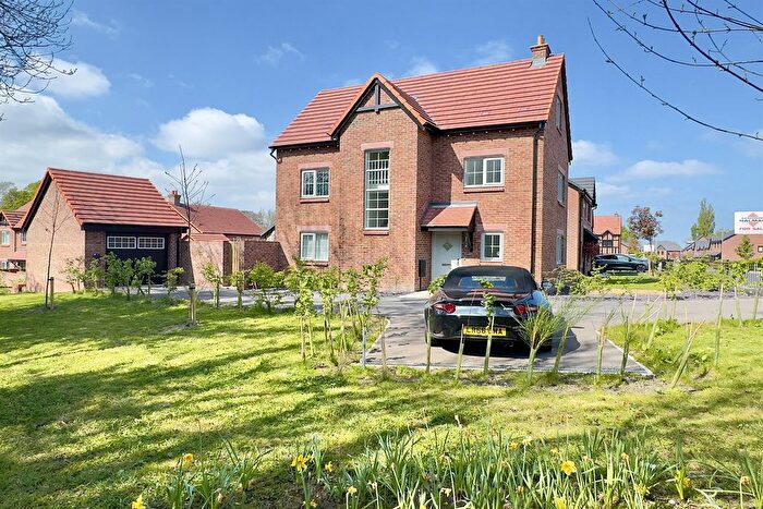 4 Bedroom Detached House For Sale In Twinkleton Road, Poynton, SK12