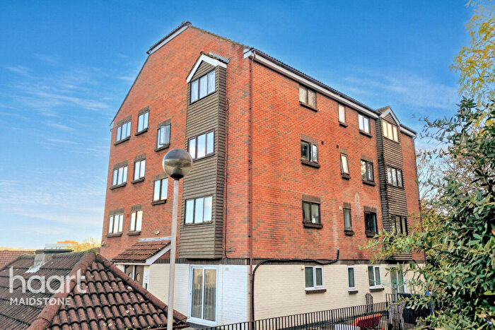 1 Bedroom Flat For Sale In Springvale, Maidstone, ME16