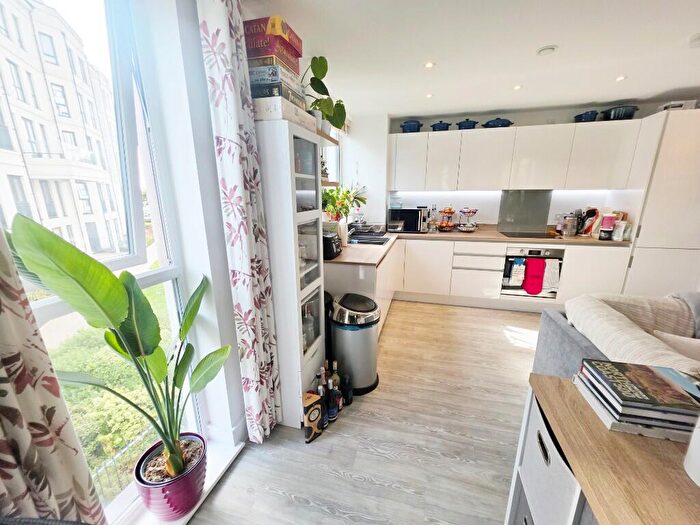 1 Bedroom Apartment For Sale In Hawthorne Court, West Cliff Road, Bournemouth, BH2