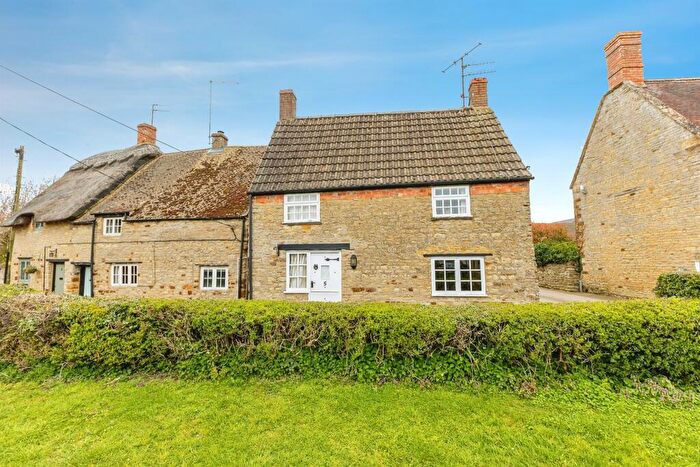 1 Bedroom Semi Detached House For Sale In The Green, Brafield On The Green, Northampton, NN7