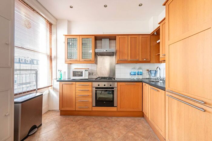 2 Bedroom Flat For Sale In Holland Road, Holland Park, London, W14