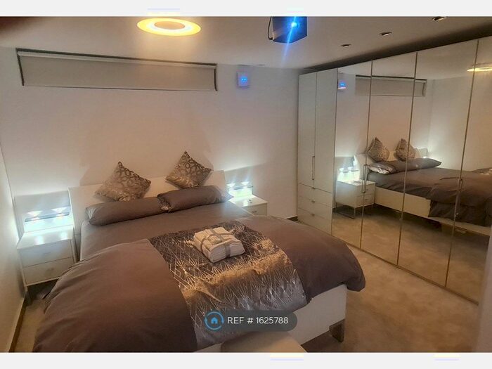 1 Bedroom Flat To Rent In Highfield Road, London, W3