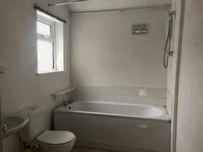 2 Bedroom House To Rent In Cemetery Road, , Southport, PR8