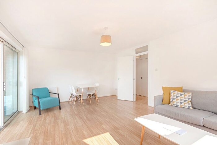 2 Bedroom Flat To Rent In Priory Road, Parsons Lodge, London, NW6