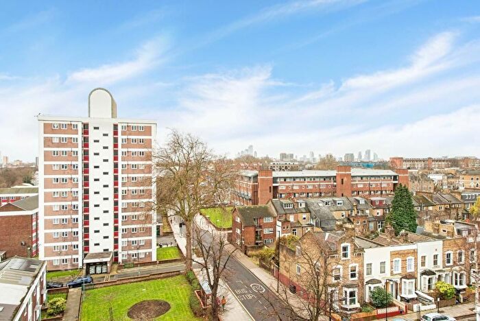 2 Bedroom Flat To Rent In Royal Docks, London, E16