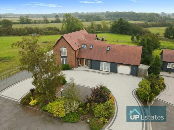 4 Bedroom Detached House For Sale In Brandon Lane, Coventry, CV3