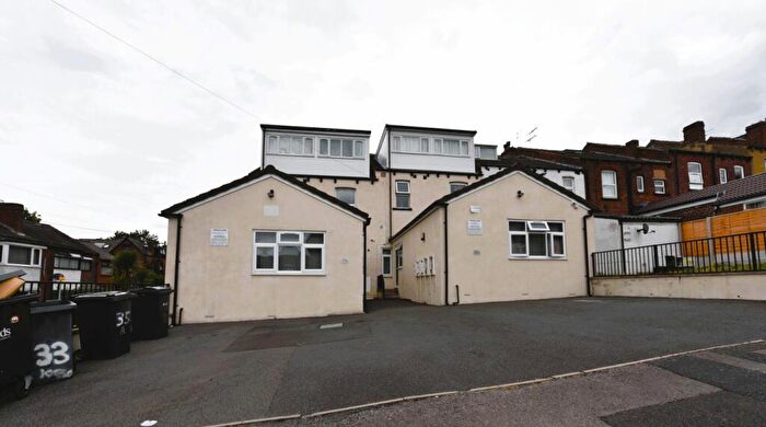 2 Bedroom Flat To Rent In A Kelso Street, LS2