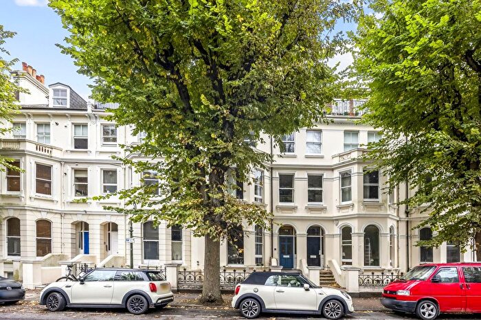 2 Bedroom Flat For Sale In St. Aubyns, Hove, BN3