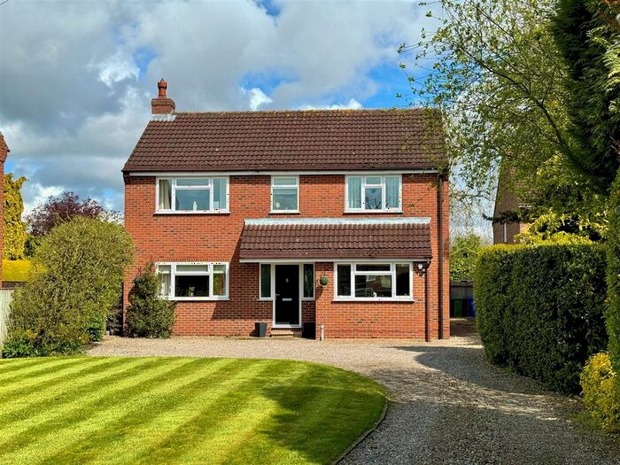 4 Bedroom Detached House For Sale In Bielby, York, YO42