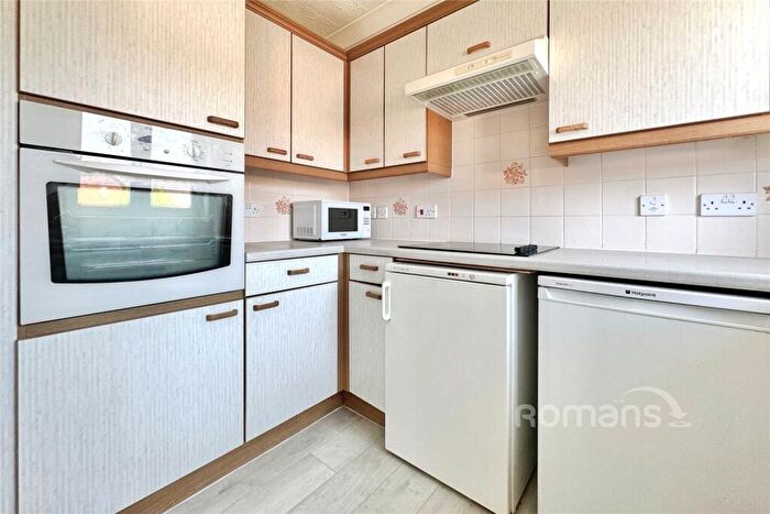 1 Bedroom Flat To Rent In Yorktown Road, College Town, Sandhurst, GU47