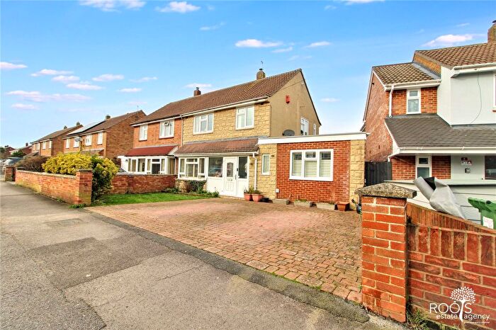4 Bedroom Semi Detached House For Sale In Longcroft Road, Thatcham, Berkshire, RG19