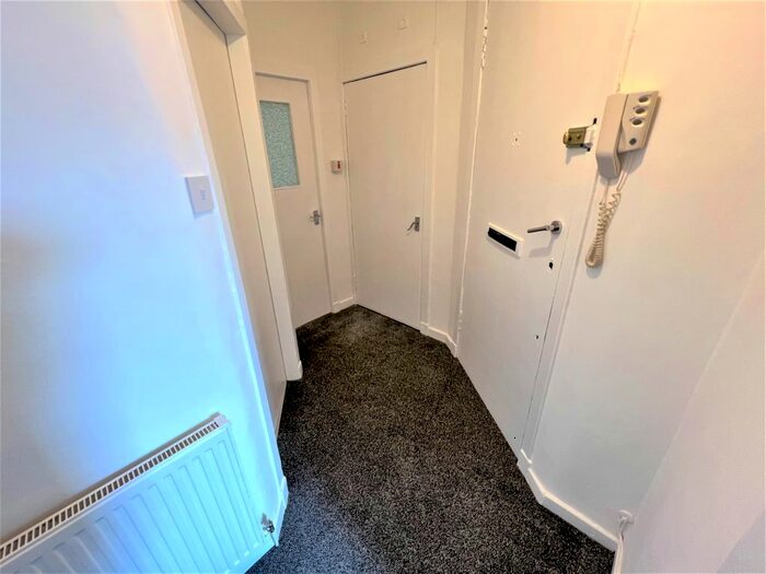 1 Bedroom Flat To Rent In Hollybrook Street, Glasgow, G42