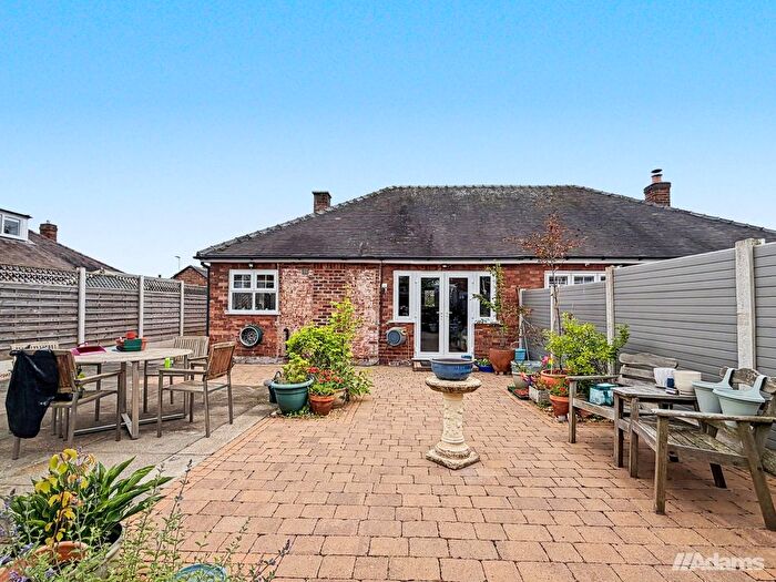 2 Bedroom Semi Detached Bungalow For Sale In Clincton Close, Widnes, WA8