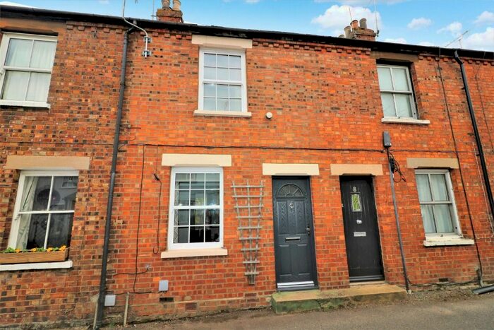 2 Bedroom Terraced House To Rent In New Town, Codicote, SG4