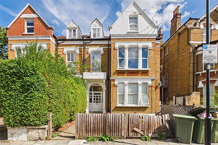 2 Bedroom Flat To Rent In Montrell Road, London, SW2