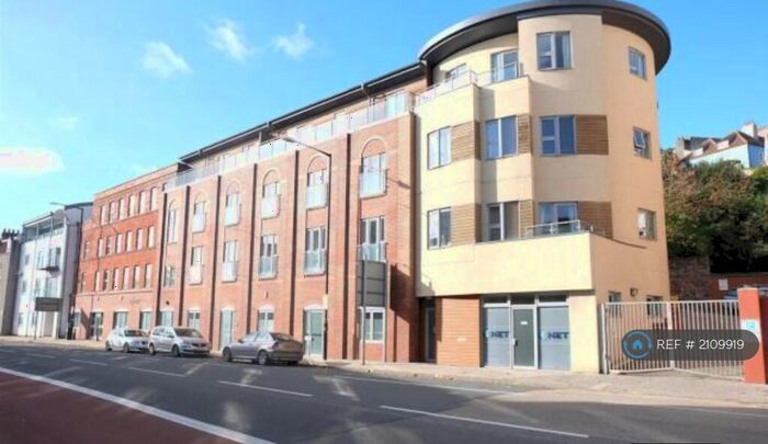 2 Bedroom Flat To Rent In Harbours Edge, Bristol, BS8
