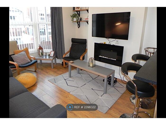 2 Bedroom Flat To Rent In Duesbery Street, Hull, HU5