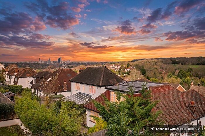 2 Bedroom Flat For Sale In Riddlesdown Road, Purley, CR8