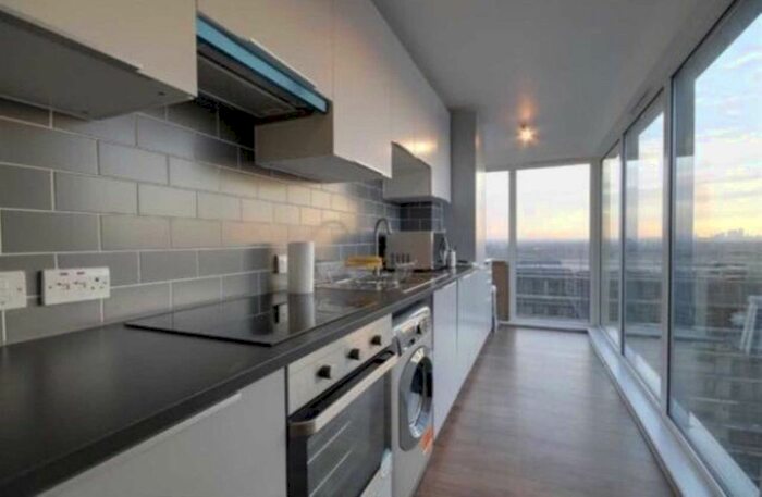 1 Bedroom Flat To Rent In City Gate House, Eastern Avenue, Ilford, IG2