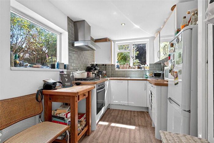1 Bedroom Maisonette For Sale In Dunstans Road, East Dulwich, London, SE22