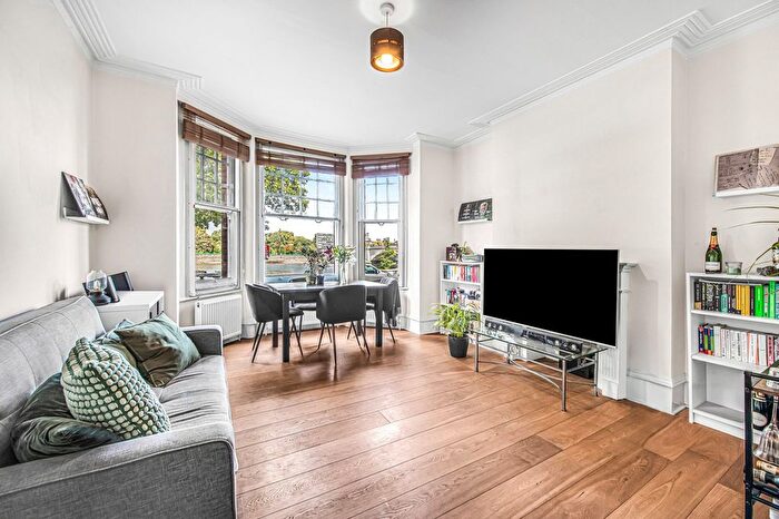 2 Bedroom Flat To Rent In Kenilworth Court, Richmond Road, SW15