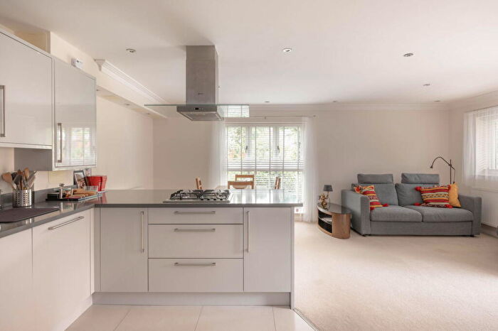 2 Bedroom Apartment To Rent In Townsend Gate, Berkhamsted, Hertfordshire, HP4