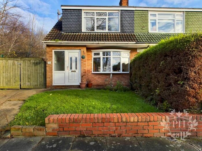 Houses for sale & to rent in TS5 8BJ, Acklam Road, Kader Middlesbrough