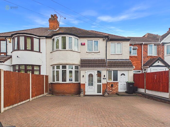 3 Bedroom Semi-Detached House For Sale In Mildenhall Road, Birmingham, B42