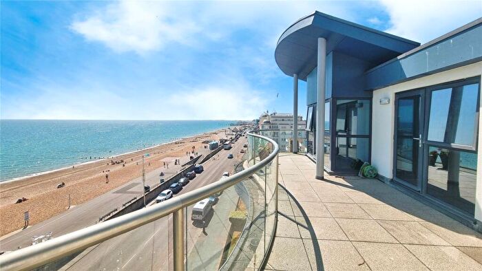 2 Bedroom Apartment For Sale In The Esplanade, Bognor Regis, West Sussex, PO21