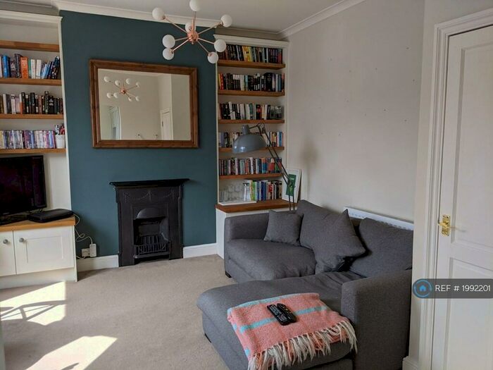 2 Bedroom Flat To Rent In St. Swithuns Road, London, SE13