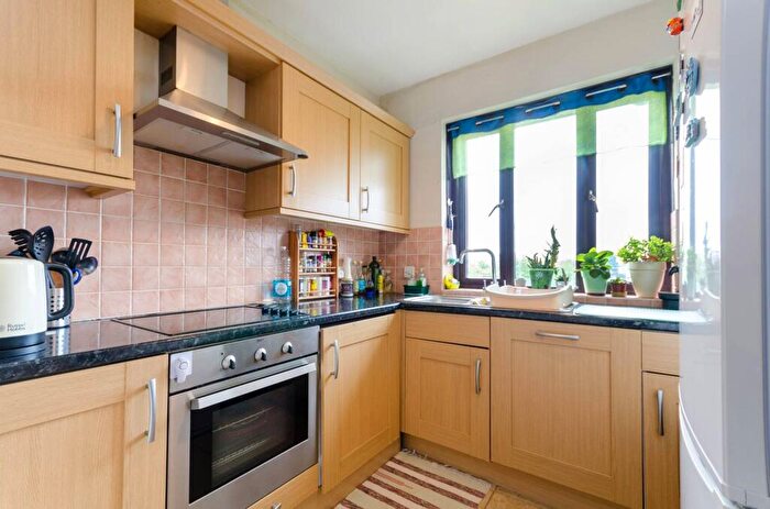 2 Bedroom Flat To Rent In Lady Booth Road, Kingston, Kingston Upon Thames, KT1